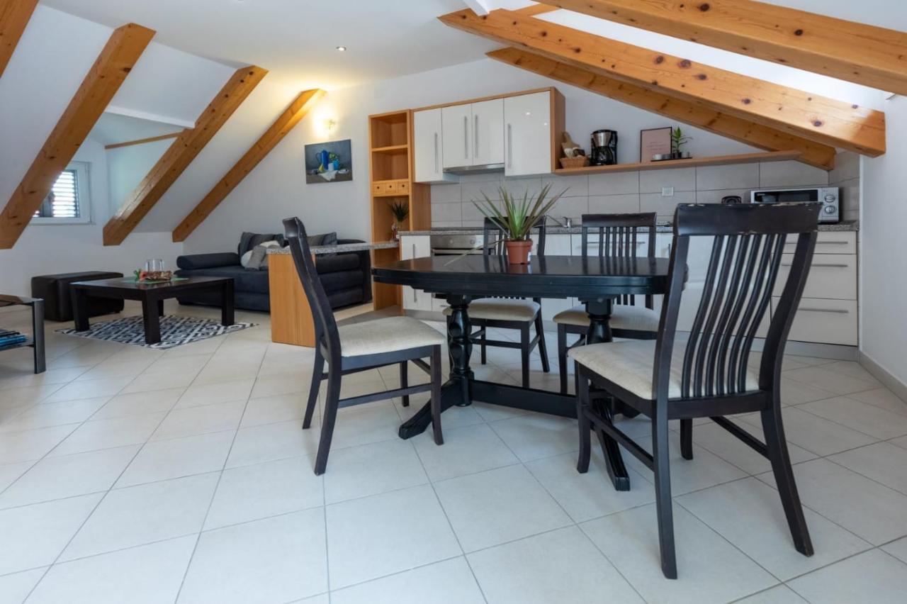 Emily Apartment Sudurad ภายนอก รูปภาพ